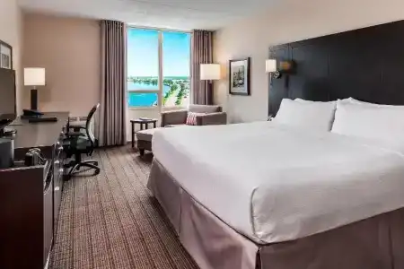 Deltas by Marriott Waterfront - 34