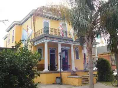 India House - 0