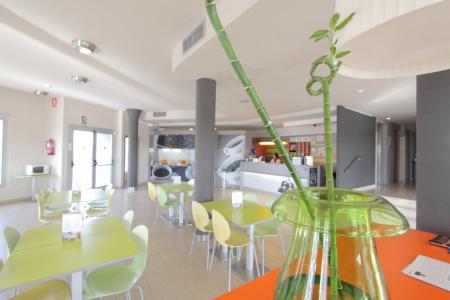 b&b Figueres - 9