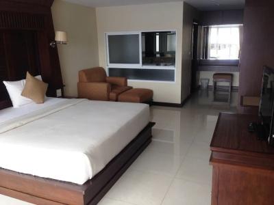 August Suites - 64