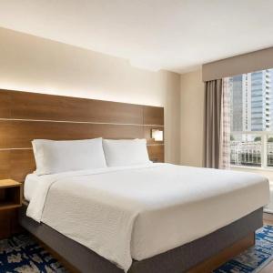 Holiday Inn Express Vancouver-Metrotown (Burnaby) - 35