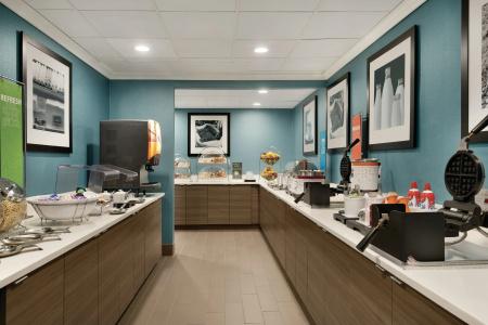 Hampton Inn Atlanta-Buckhead - 25