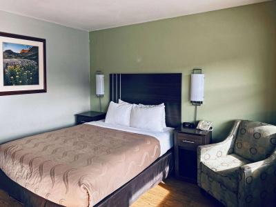 Quality Inn - 4