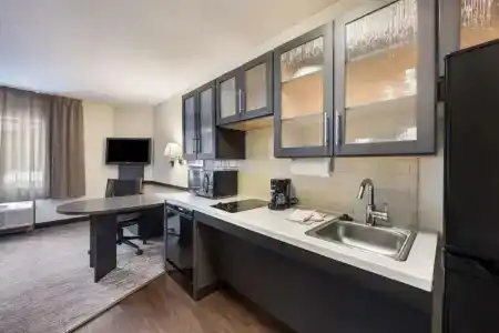 Sonesta Simply Suites Austin South - 48