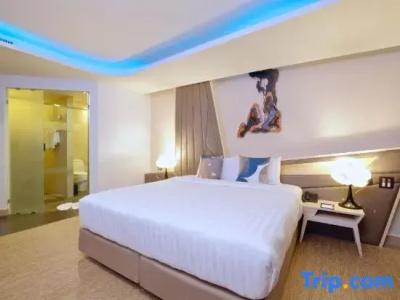 The Xtreme Suites - 107