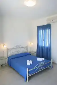 Zoe - 74