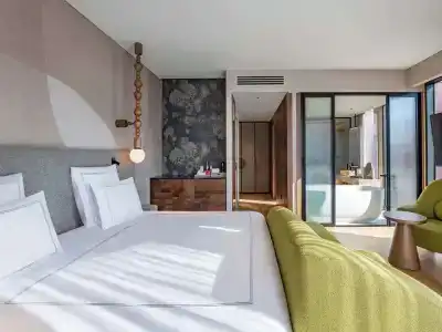 Swissôtel - 25