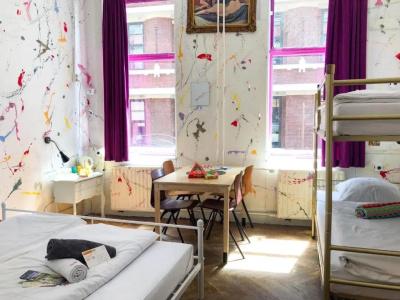 Hostel - 47