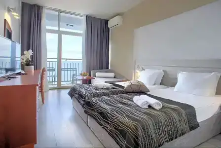 Luna Beach - 33
