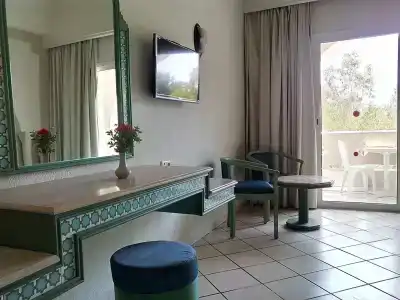 Shell Beach & Spa - 38