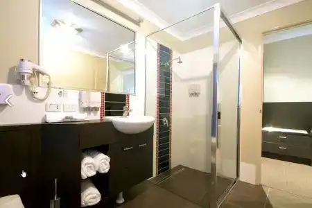 Platinum International - 10