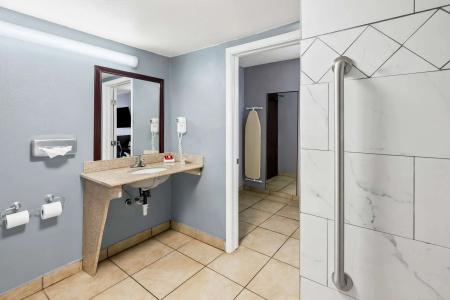 SureStay Plus by Best Western Medical Center - 46