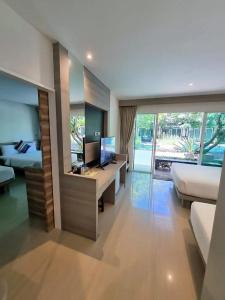 Nirundorn Resort Chaam - 40