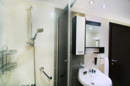 City Rose Suites - 211