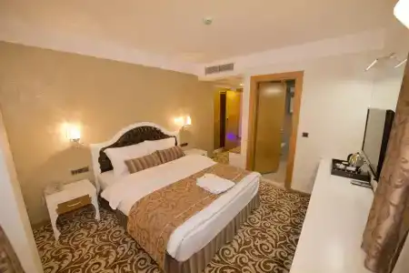 Golden Deluxe - 4