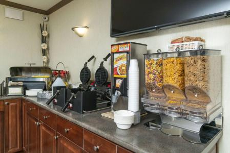 Quality Inn & Suites - 12