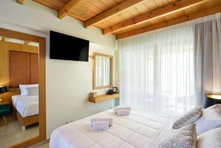 Elia Agia Marina - 40