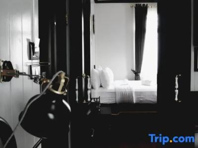 De Phanakron Boutique - 137