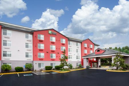 Holiday Inn Express & Suites, an IHG - 22