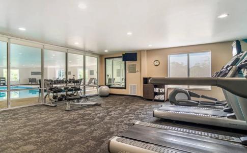 Fairfield Inn West - 22