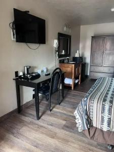 Adobe Inn - 36