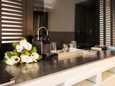 1828 Smart Boutique - 52