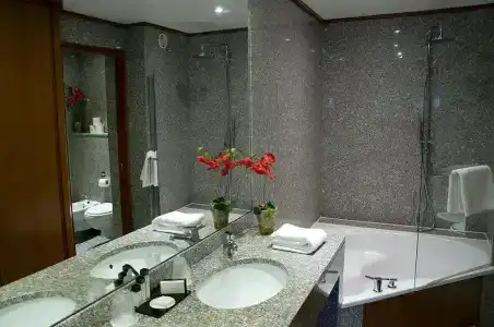 Goldstar  & Suites - 36