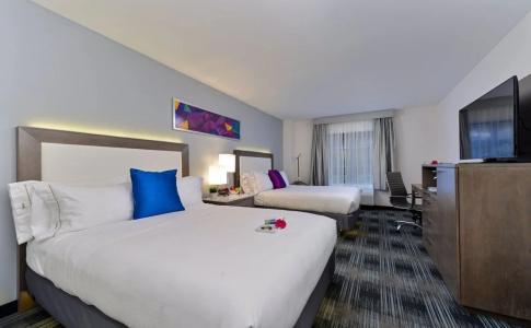 Holiday Inn Express & Suites San Diego - Mission Valley, An Ihg - 3