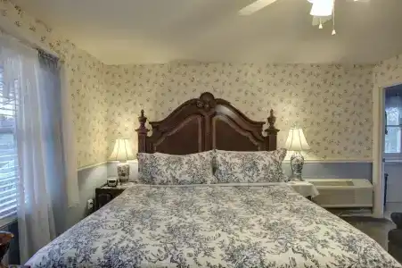 Blue Mountain Mist Country Inn - 76