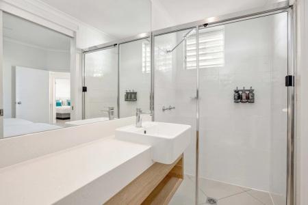 Mantra PortSea - 75