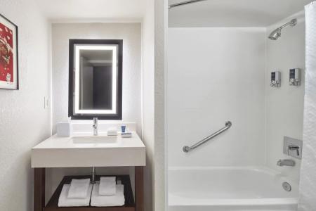Four Points by Sheraton Downtown - 7