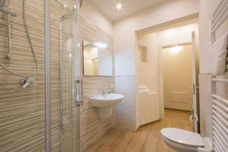 Regis Condo - 120