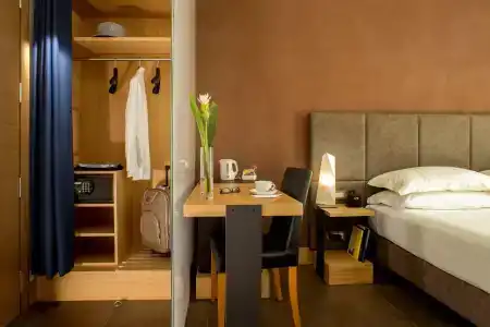 Best Western Plus Spring House - 55