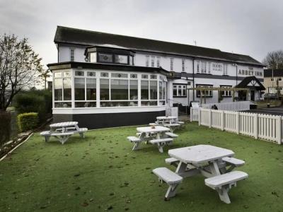 The Abbey Inn - 16
