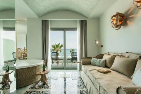 Blue Carpet Luxury Suites - 283