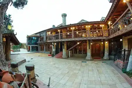 Astoria - 33