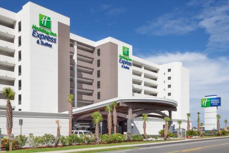 Holiday Inn Express & Suites Beach Beachfront by IHG - 38