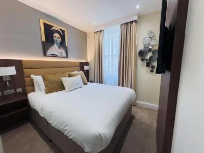 The Castleton - 71