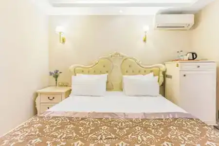 Elegance East - 22