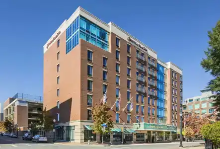 Hampton Inn & Suites-Downtown - 0