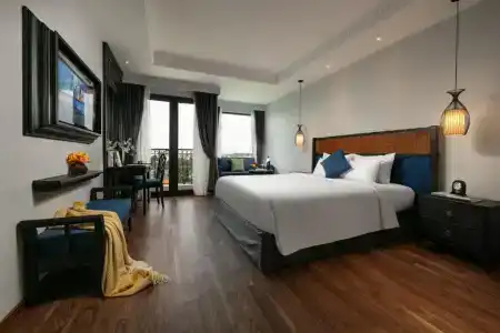 Shining Riverside & Spa - 1