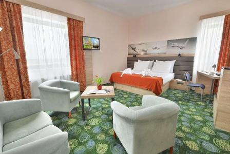 Ramada Airport Prague - 35