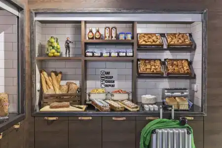 Moxy Lausanne City - 16