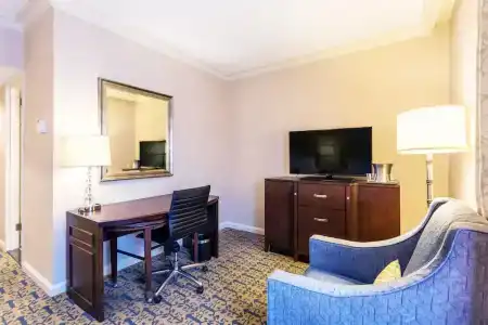 Capital Hilton - 82