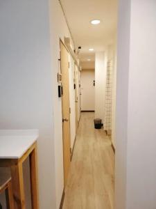 White House Hostel - 9