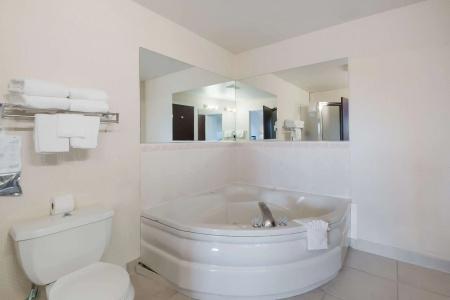 Quality Inn Grand Suites Bellingham - 6