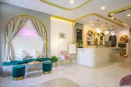 Isara Boutique And Cafe - 0