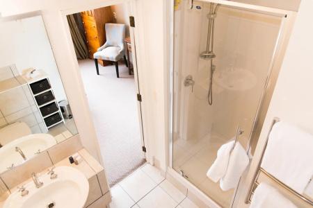 Queenstown House Boutique and Apartments - 9