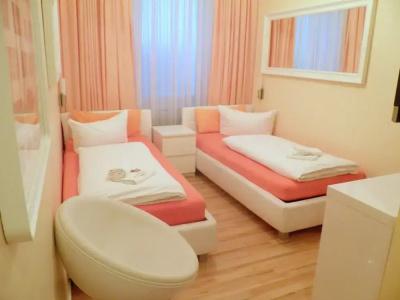 City Guesthouse Pension Berlin - 10