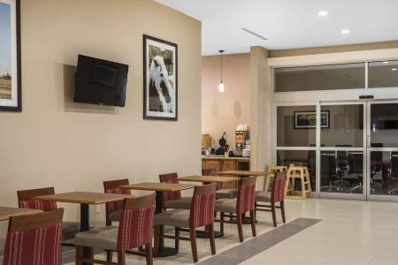 Comfort Suites - University - 30